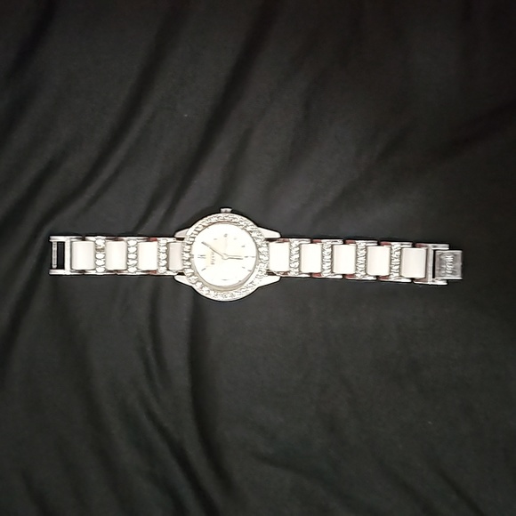 FOSSILWhite Ceramic White Mother of Pearl Dial Ladies WatchItem No. CE1017 - Picture 3 of 6